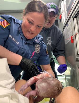 Police Officer Delivers Baby On Route 23