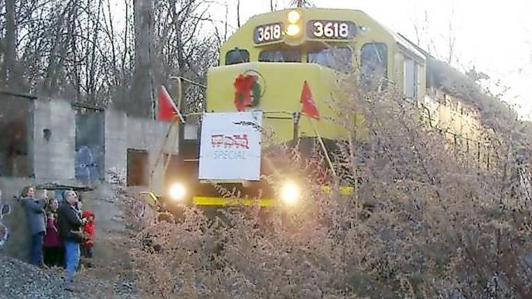 Operation Toy Train pulls into Vernon, N.J., in December 2019 (Photo by Janet Redyke)