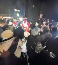 Central Valley. Santa touches down in Woodbury for tree-lighting