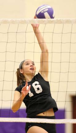 M-W Varsity Volleyball team defeats Valley Central as it celebrates three seniors