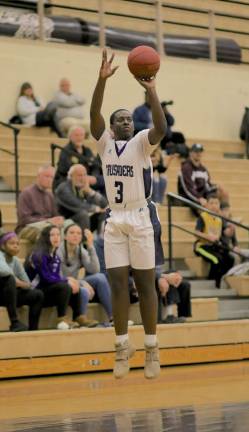 Chance Green (#3) led the Crusaders offense with 12 points.