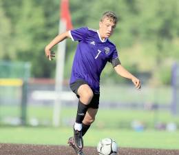 Justin Ely (7) scored the only goal of the game on a free kick seven minutes into the game. Photos by William Dimmit.