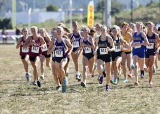 From start to finish Alicia Scali ( #567) led the pack. Here, they approached the first turn.