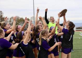 The Crusaders celebrate their hard fought State Quarter final victory.