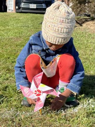 Elementary school students celebrate International Day of Peace