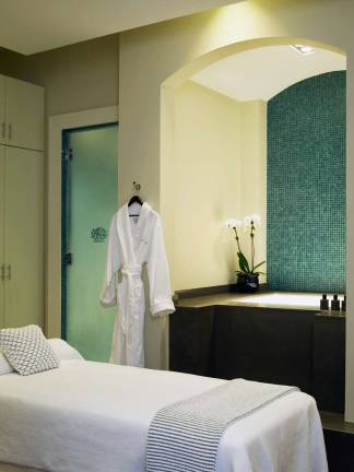 The Glenmere Spa treatment rooms (there are five, including a duet suite with fireplace) are all &igrave;en-suite,&icirc; with private change room, toilette, steam shower and vitality tub.