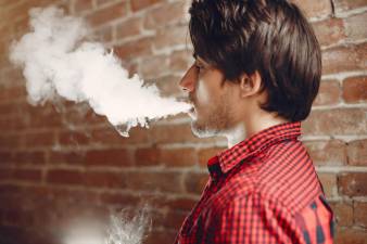 New York to require health warnings in vape shops
