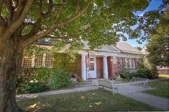 Tuxedo Park Library