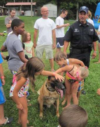 Children got up close and personal with a key member of the Orange County SheriffþÄôs Department.