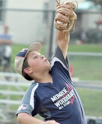 Joey Bauer makes a great catch during the state tournament.