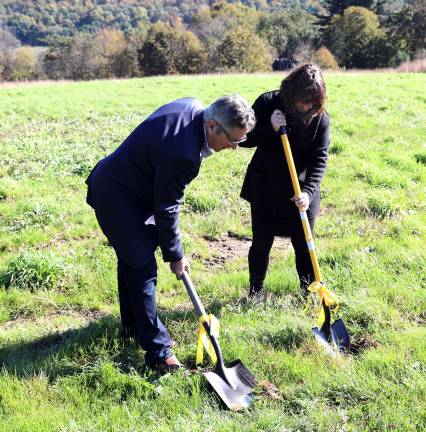 Photos by Chris DeciccoOn Wednesday, Oct. 17, SunCommon General Manager Jeff Irish and Nancy Proyect, president of the Orange County Citizens Foundation held an official ground-breaking ceremony for a community solar array in Sugar Loaf.