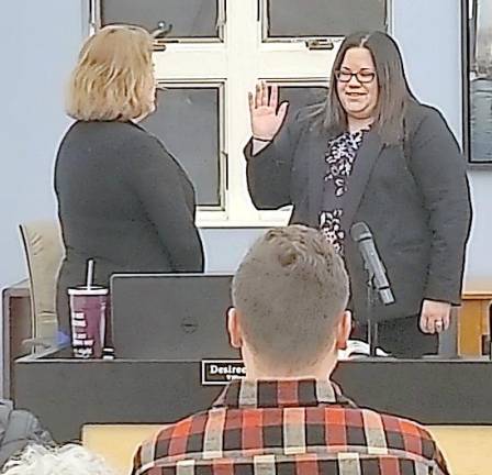 Timothy Egan sworn in as mayor of the Village of Woodbury
