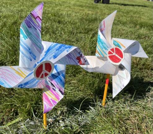 Elementary school students celebrate International Day of Peace