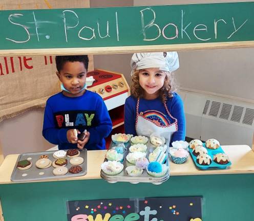 Bakers Josue Rodriquez and Lilliana Mitchell