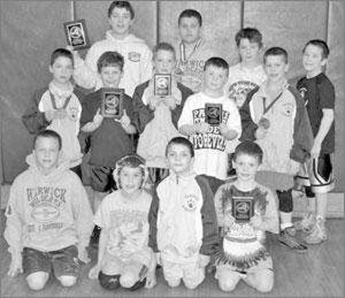 Youth wrestlers champs