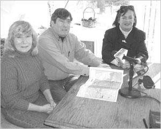 Residents, Rabbitt walk the line