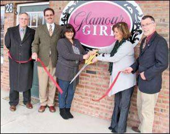 Glamour Girl Consignment Boutique makes it official with a grand opening