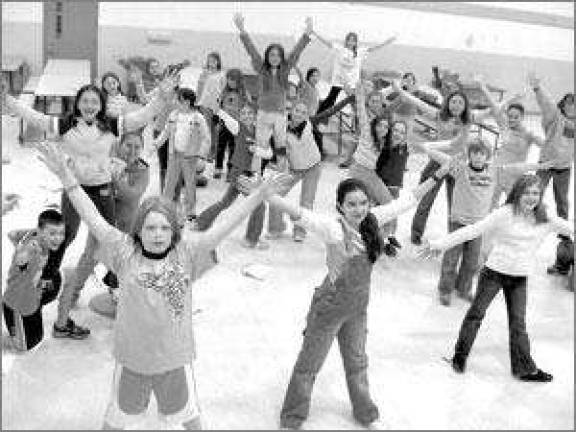 Sanfordville Elementary rehearsing for Oklahoma! Jr.'