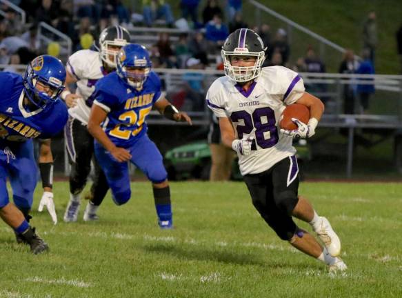 Bradley Byrnes (#28) rushed for 80 yards and scored two touchdowns.