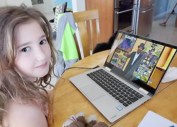 Julianna Loftus of Goshen join Chabad’s virtual Hebrew School.