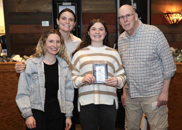 Leah Sheerin receives Coaches award from, L-R Coaches Kerry McHugh, Melissa Alifano and Dave powers