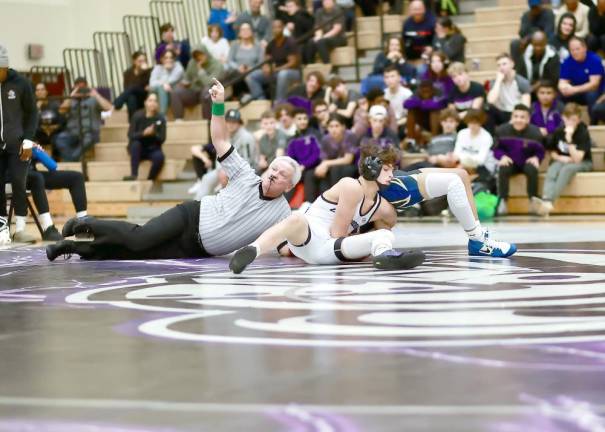 Liam Hayes, 126 lb, wrapped up the match by pinning his opponent in 1:04 .