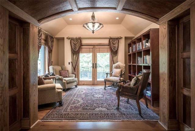 Derek Jeter selling Greenwood Lake castle for $14.75M