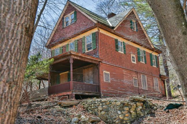 The Stewart Farm property in both Tuxedo and Sloatsburg will become home to antique shops, with about 20-30 dealers offering unique finds to visitors.