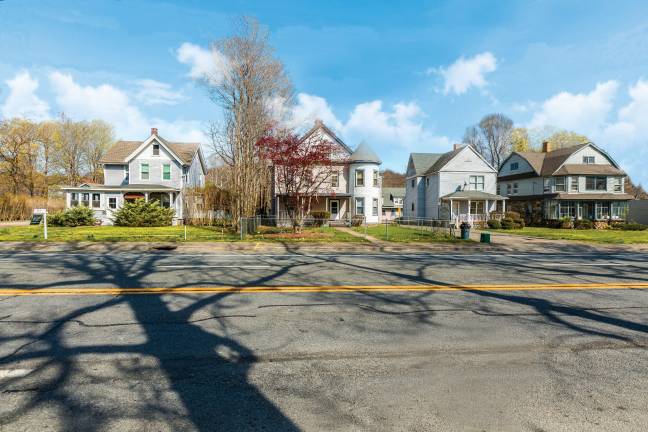 Three Victorian houses in Sloatsburg will have rooms available for rent to out-of-town visitors.