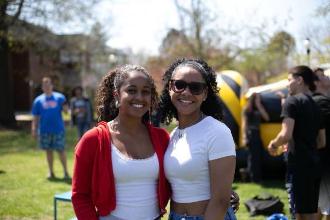 Students are all smiles at SUNY Orange.