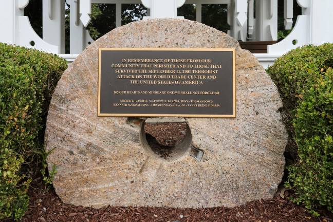 The memorial reads: “Our hearts and minds are one. We shall not forget.” Photo by Aja Brandt