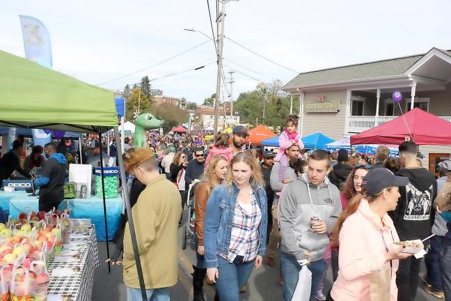 A scene from South Street during last year's Applefest.