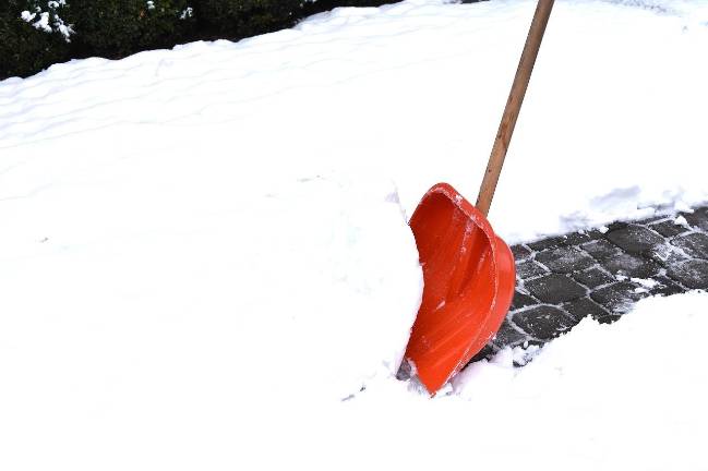 Village: Keep sidewalks clear