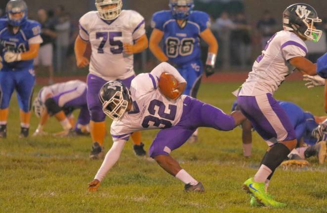 Running back Curtis Foster (#32) had 11 carries for 52 yards.