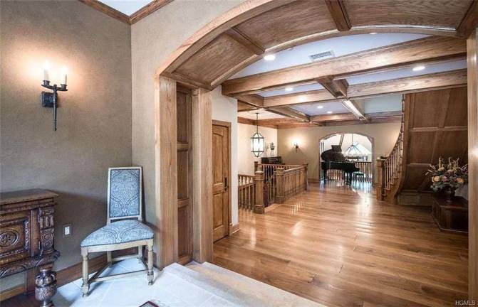 Derek Jeter selling Greenwood Lake castle for $14.75M