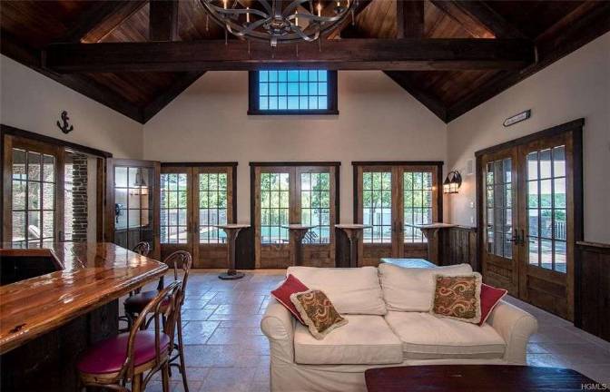 Derek Jeter selling Greenwood Lake castle for $14.75M