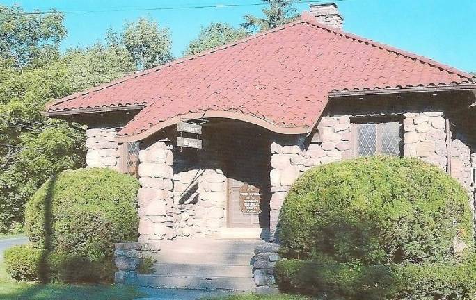 The Woodbury Historical Society is located in the historic branch of the Rushmore Memorial Public Library and the office of the Town Historian, Leslie Rose. The building was built in 1923 by the Charles E. Rushmore Family so that the Town could have a public library.Mr. Rushmore was a prominent and wealthy attorney who worked in NYC and lived in Woodbury. Mt. Rushmore in South Dakota was named for him. He died in 1930. The building is listed on the New York State Historic Registry of historic places