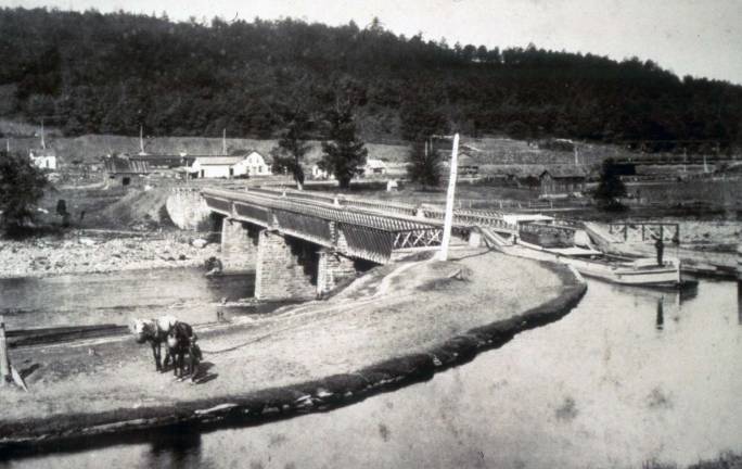 Photos provided by the National Parks Service The Historic Roebling (Delaware) Aqueduct in service.