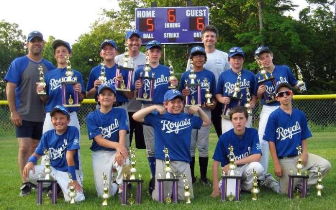 Royals are Monroe-Woodbury Little League Majors champs: The Royals players pictured from bottom left are: Michael Chiarito, Brian Dutcher, Garrett Wolfenhaut, Kieran Bagley and Nick Guastamacchia; second row: Coach Vin Scotto, Justin Scotto, Matt Voss, Lucas Anderson, Brandon Colon, Garrison Zarro and Trevor LaDue. Manager Michael Chiarito and Coach Bill Dutcher in the back row. Tim O&iacute;Leary was not available for the team photo.