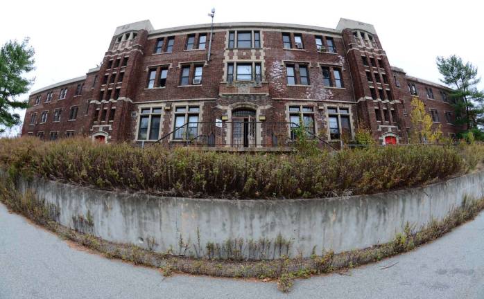 Camp LaGuardia is back in play. For the first time in its coverful history, it might actually be listed on the tax rolls. Courtesy of Robert Yasinsac and his website, Hudson Valley Ruins.