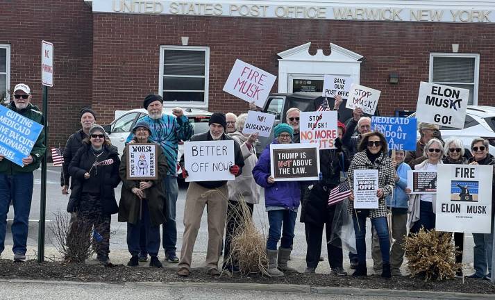 Warwick: Protests continue