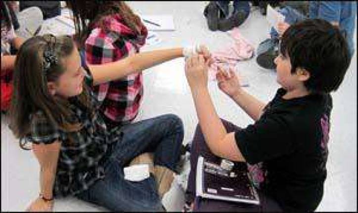 Tuxedo Ambulance Corps teaches first aid techniques to GGM fifth-graders