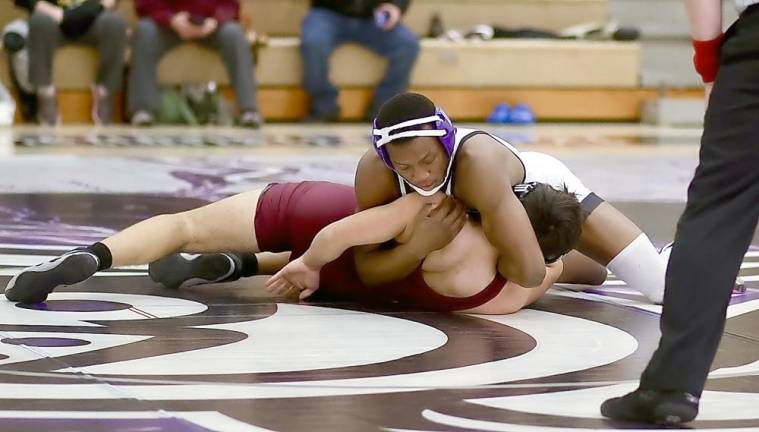 Marcus Charlot recorded a fall at 1:58 of his 152 lbs. match.