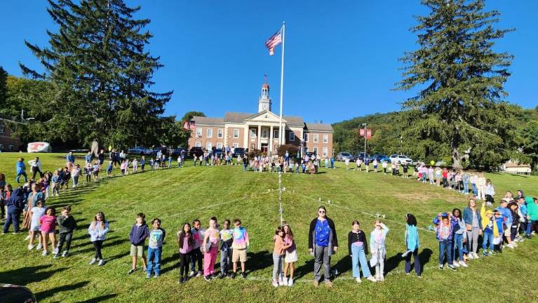 Elementary school students celebrate International Day of Peace