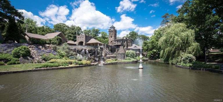 Derek Jeter selling Greenwood Lake castle for $14.75M