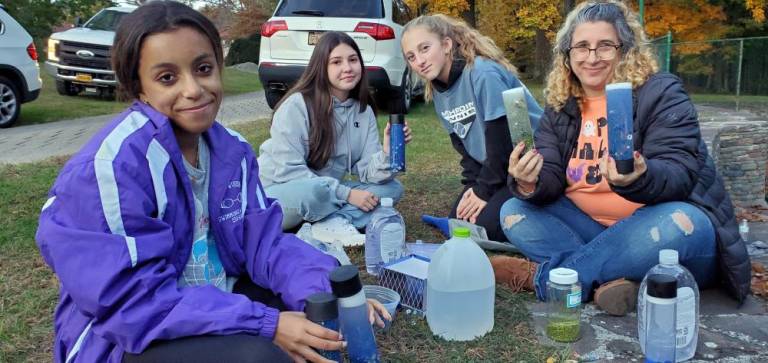 Chabad Teens created Hanukkah-themed sensory bottle gifts for children with special needs.