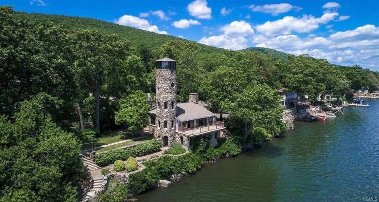 Derek Jeter selling Greenwood Lake castle for $14.75M