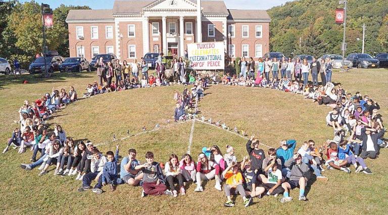 George Grant Mason students give peace a chance once again