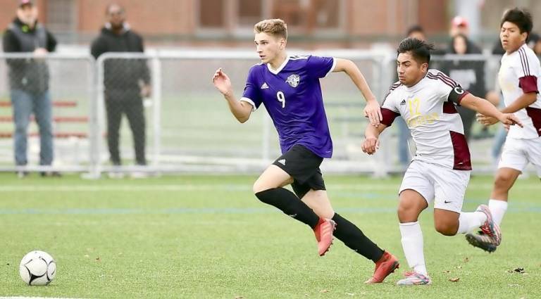 Connor McSherry (#9) had two goals and an assist in the game.